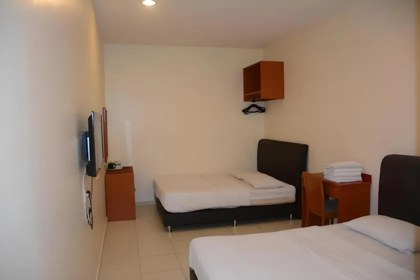 Doris Hotel - Image 1