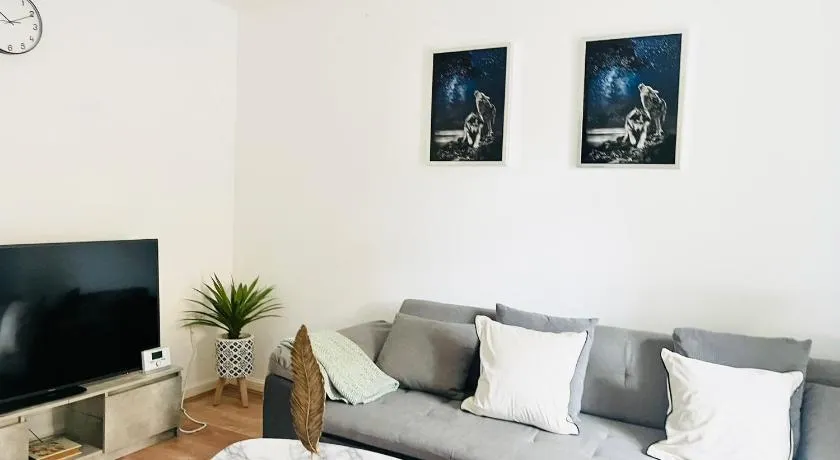 Gordon Home Ashford with Spacious Parking in Secure Neighbourhood - Image 1