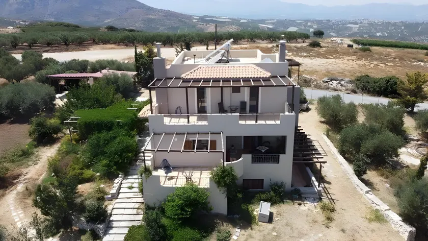 The amazing Serapis house with views all around. - Image 1