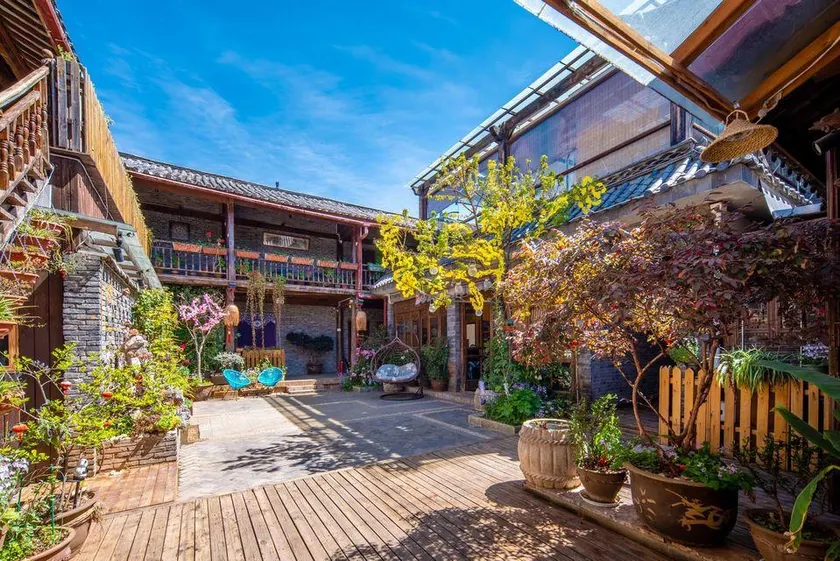 Yulong Qiantang Inn (Lijiang Shuhe Ancient Town) - Image 1
