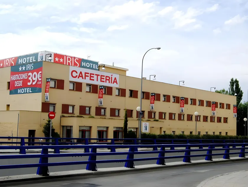 Hotel Iris Guadalajara - Image 1