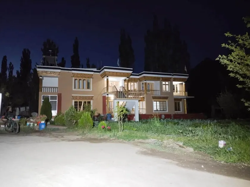 LA-TSAS GUEST HOUSE - Image 1