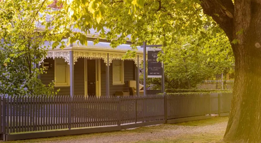 Belmont at Beechworth 2 bedrooms, 2 bathrooms, 2 couples - Image 1