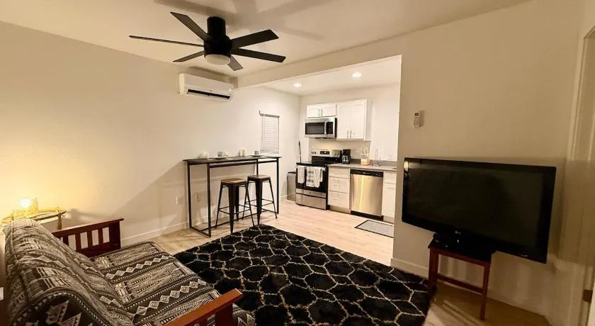 Violet Casita - Image 1