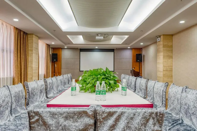 Jinhua Hotel - Image 1