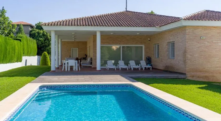 Casa Chalet Villa con piscina, jardín y aire acondicionado cerca de Valencia en La Eliana-L'Eliana - Image 1