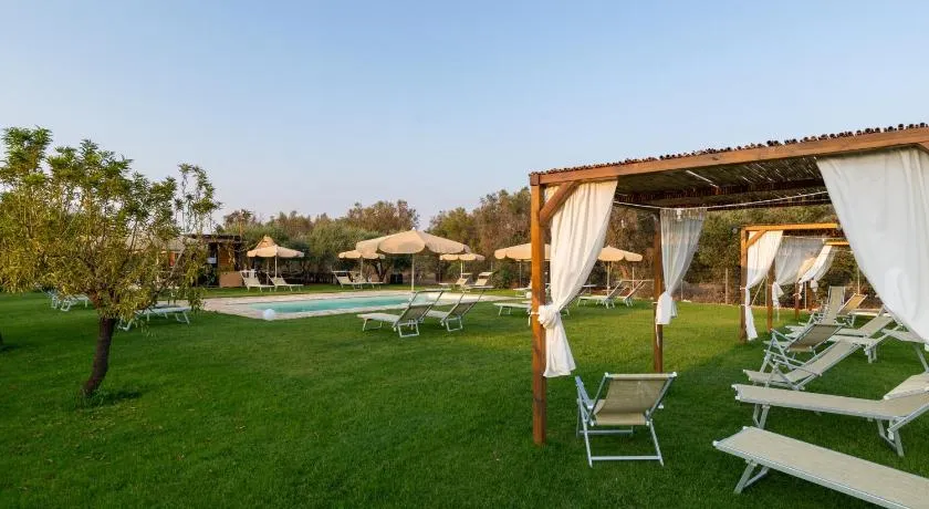 Bellavita and pool - Image 1