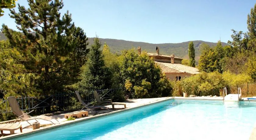 Le Moulin de la Viorne, gîte avec piscine au cœur de la nature en Haute-Provence - Image 1