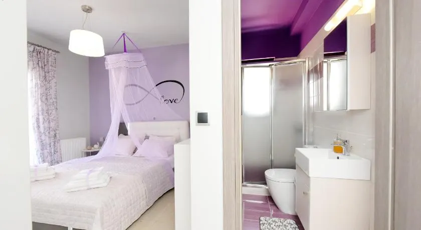 Theros Lux Apartment - Image 1