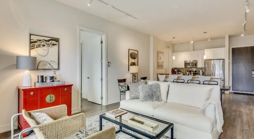 Sheridan Park Stunner! No Matter if You Are in Town for Business or Fun This Property Has You Covere - Image 1