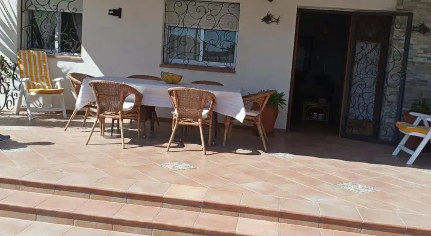Las Palmeras - Image 1
