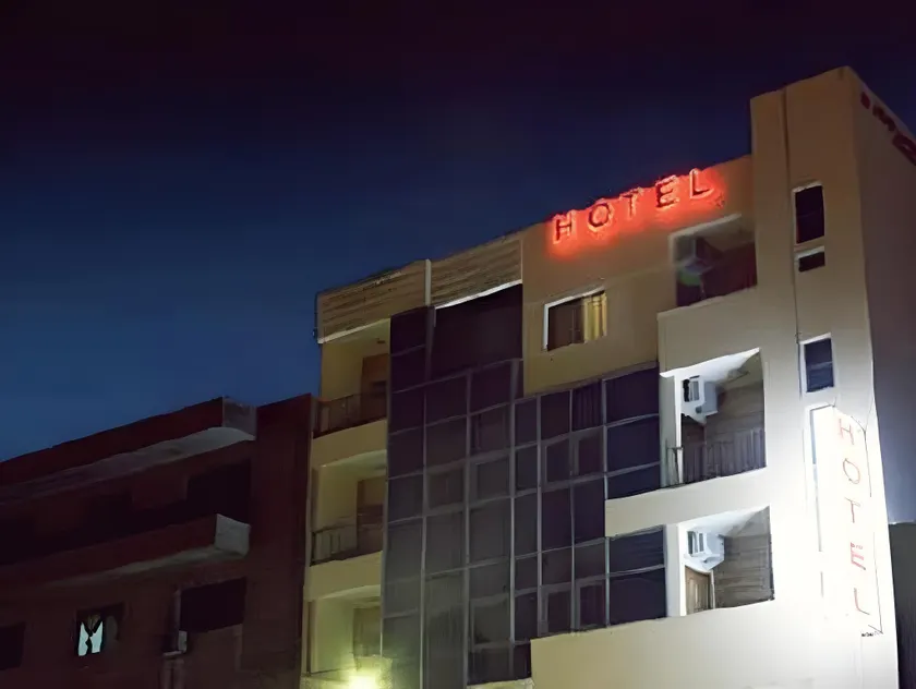 Golden Rose Hotel - Image 1