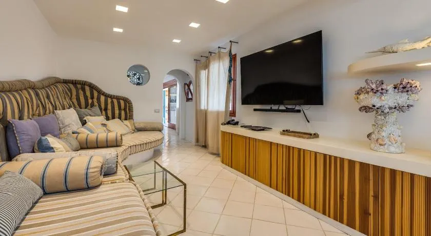 Sabaudia Beachfront Luxury Design Villa - Image 1