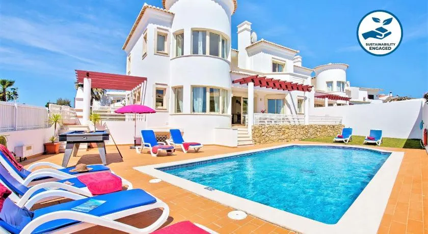 Villa Melanésia - Piscina aquecível e vista mar - Galé, Albufeira - Image 1