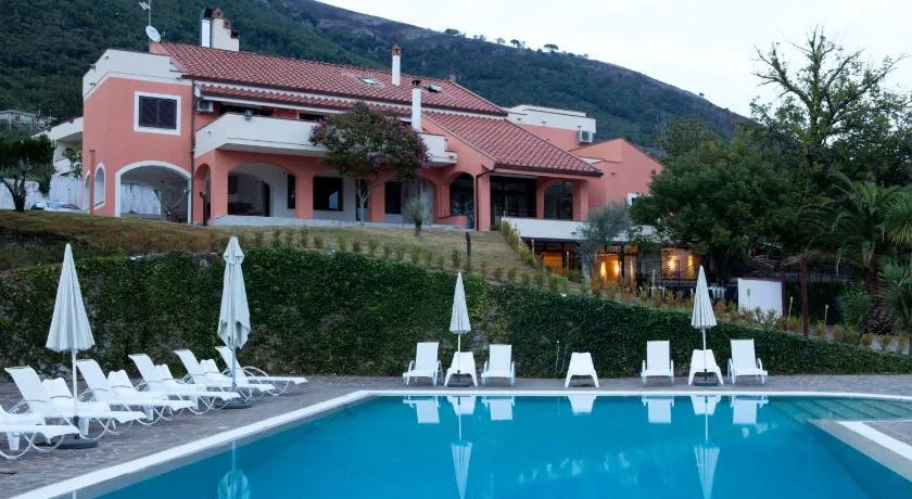 Villa Setharè - Image 1