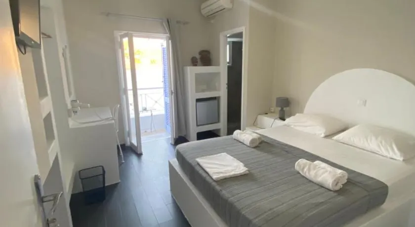 AEGEAN VIEW SEASIDE ROOMS AND STUDIOS KEA - Image 1