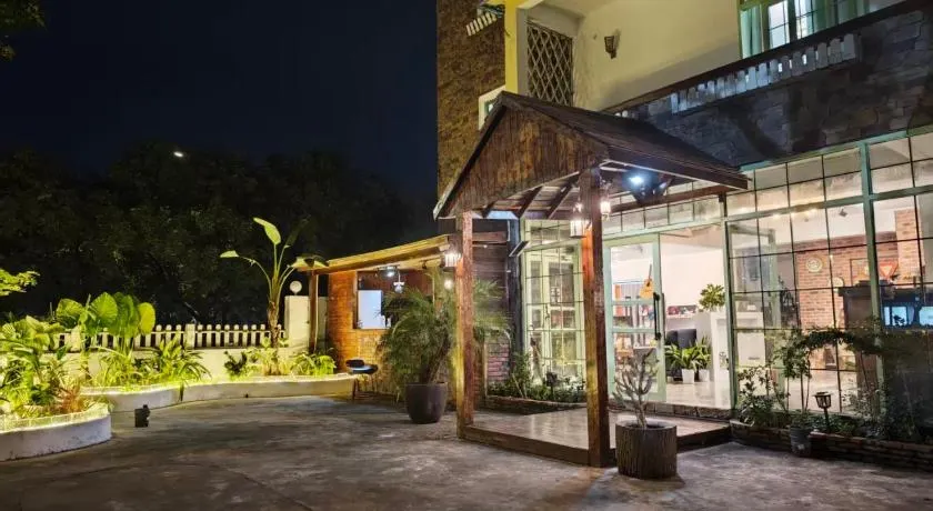 Friend & Sunshine Villa - Image 1