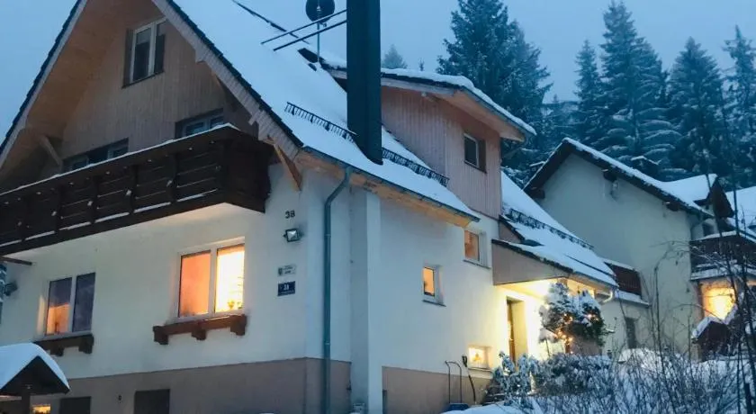 WILLA IZBICA KARPACZ parking, jacuzzi, sauna gratis - Image 1