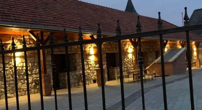 Demizson Vendégház - Image 1