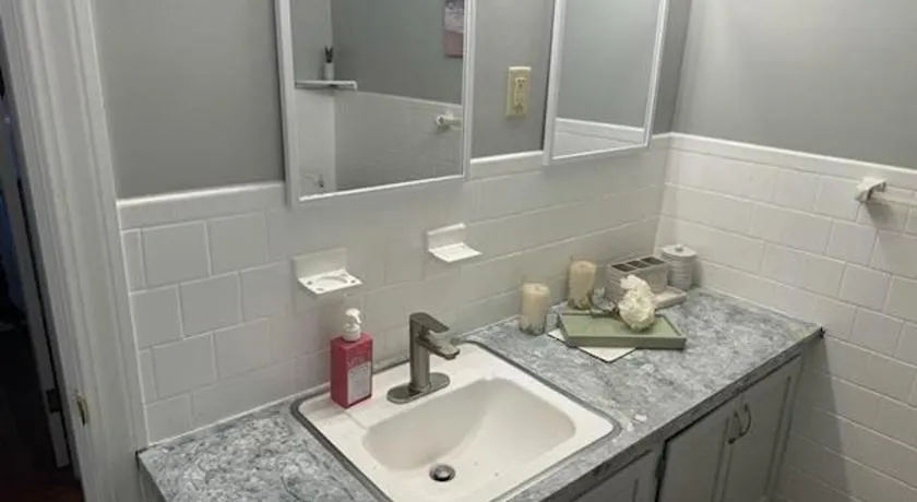 Serene 4Beds 2Baths Home - Image 1