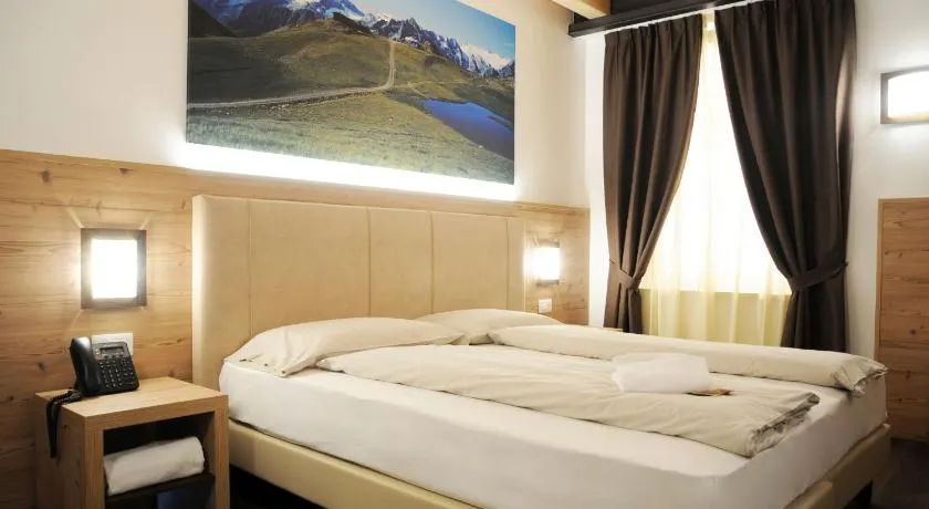 TOURING HOTEL & SPA - Image 1