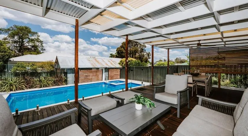 Ironbark Oasis - Serene Poolside Haven by Mudgee CBD - Image 1