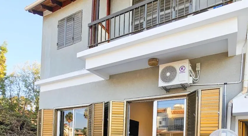La Magenta Apartments - Image 1