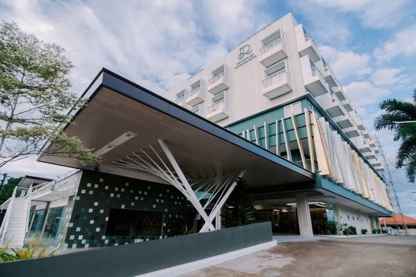Roy's Hotel and Convention Center - Image 1