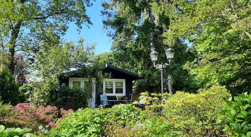 GUESTHOUSE vakantiehuis in een mooie tuin in het centrum van Zuidlaren! - Image 1