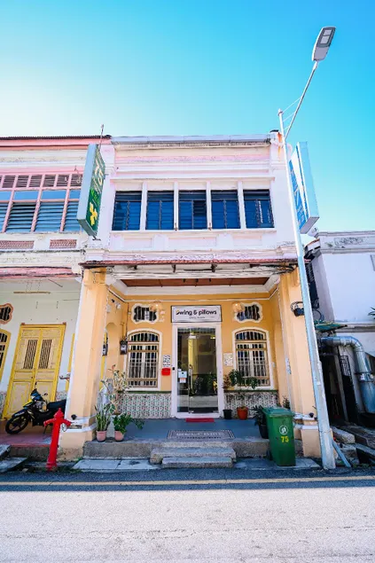 Swing & Pillows - 75 Chulia St, Georgetown Penang - Image 1