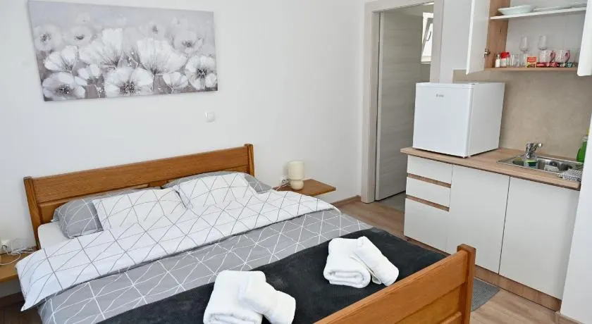 Sobe i apartmani MILLA - Image 1