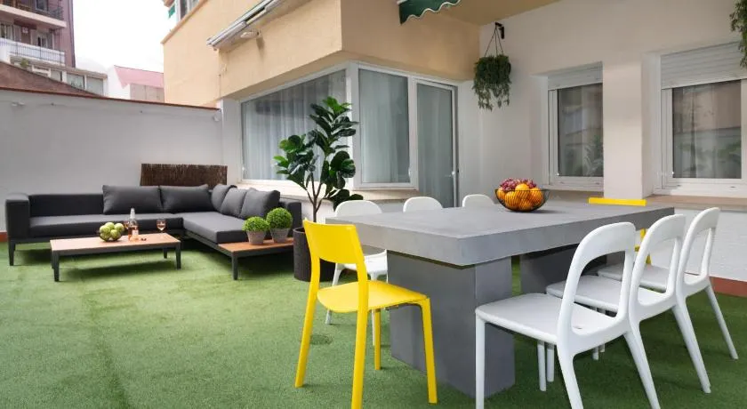 Spacious New and Renovated Apartment in Plaza Espana with Stunning Terrace-Garden and Exquisite Deco - Image 1