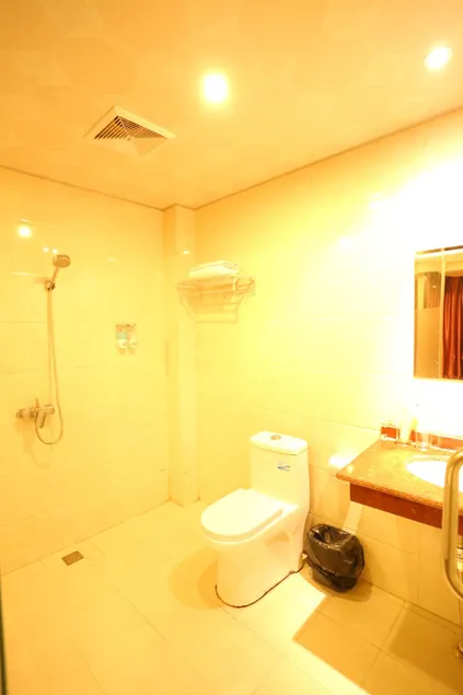 Yueyang Business Inn - Image 1