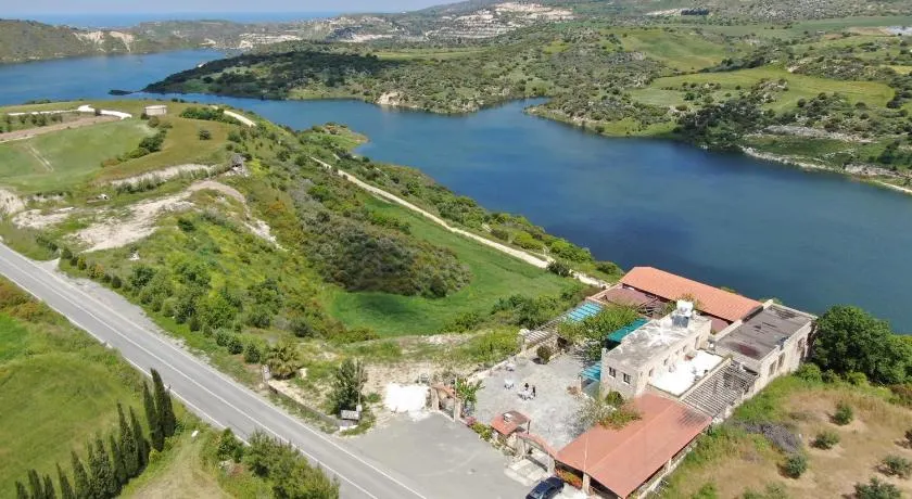 Studio with view in Polis area - Image 1