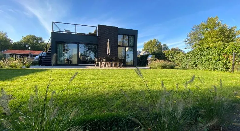 GREEN VILLA in bester Lage - Dachterrasse mit Meerblick - großer eingezäunter Garten - kinderfreundlich - Hunde inklusive - 4 Sterne Resort - direkt am Strand - Pool inklusive - Image 1