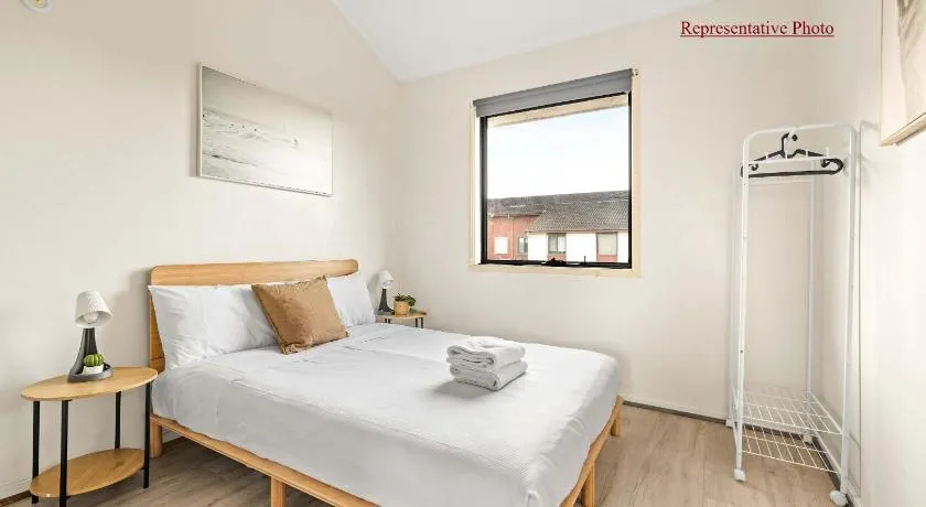 Tranquil Double Room - Walk to Train & Cabramatta Eats - Shared Bathroom - Image 1