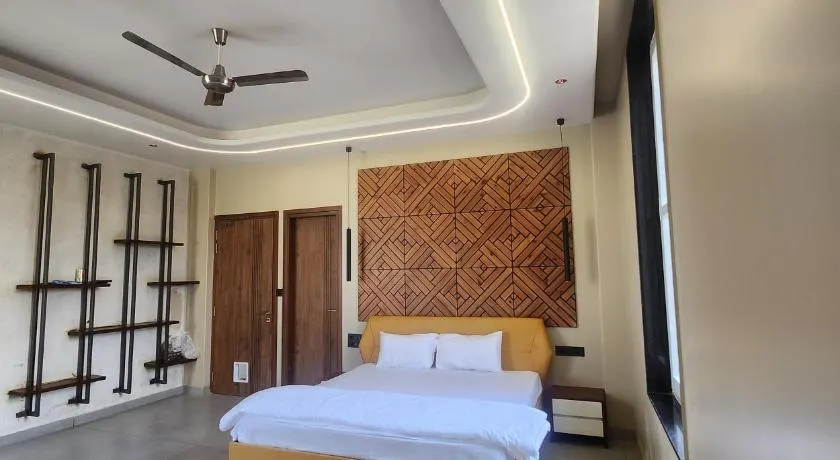 8 JK House - Image 1
