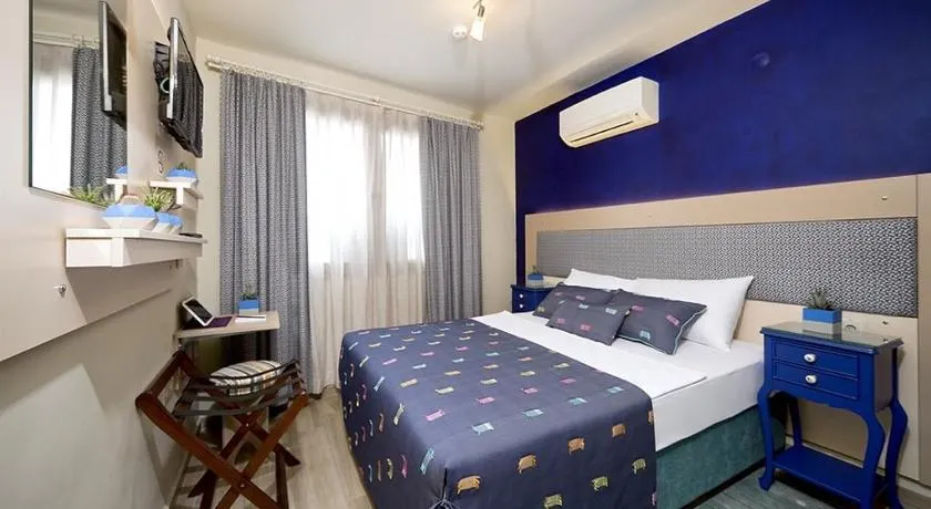Dions hotel - Image 1