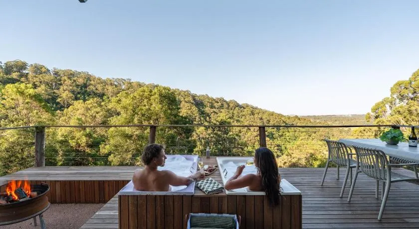 Hidden Valley Eco Lodge - Off Grid Rural Escape! - Image 1