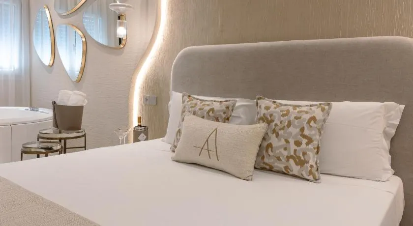 Double A Luxury Room - Image 1