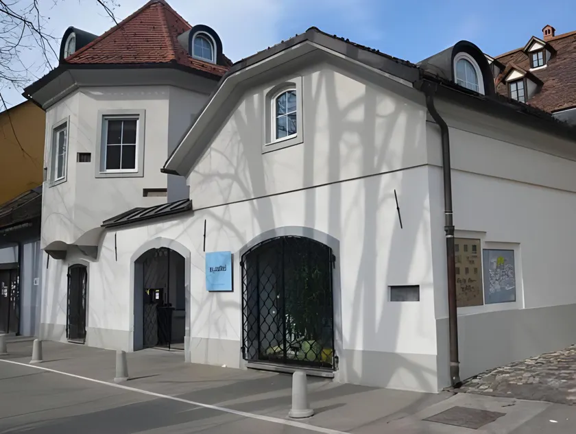 H2O Hostel - Image 1