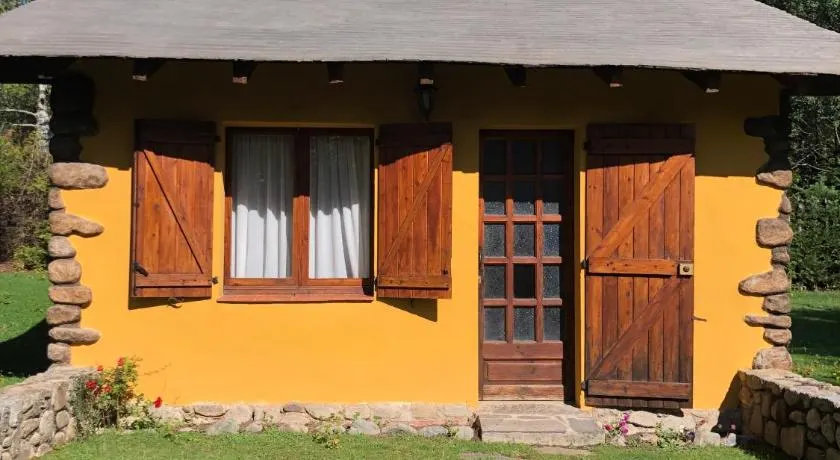 Agradable casa con chimenea interior - Image 1
