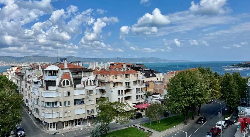Alexandr apartments Vigo Nesebar - Image 1