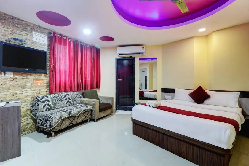 Hotel Icon Near T-2 International Airport Mumbai - Image 1