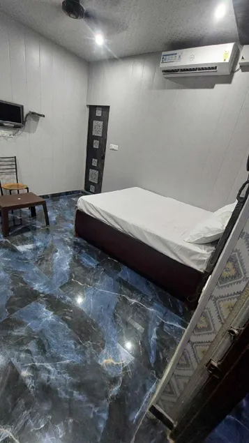 OYO Hotel R&a Residency - Image 1