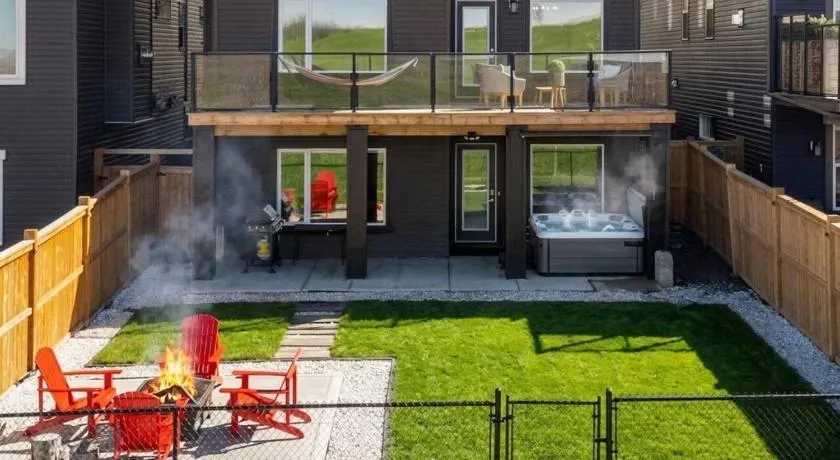 Spacious Family Retreat with Hot Tub, Pool Table, Gym - Image 1