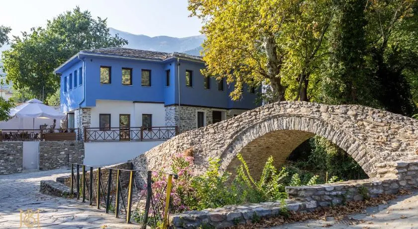 Moustheni Blue Guest House - Image 1