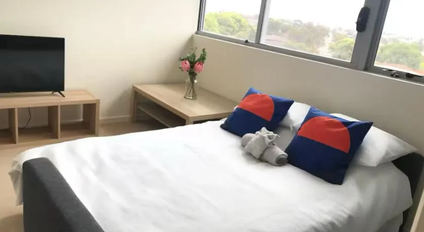 Modern 2BR Apartment - Image 1
