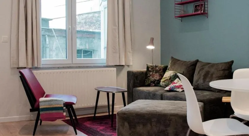 Chaleureux appartement aux Marolles - Image 1