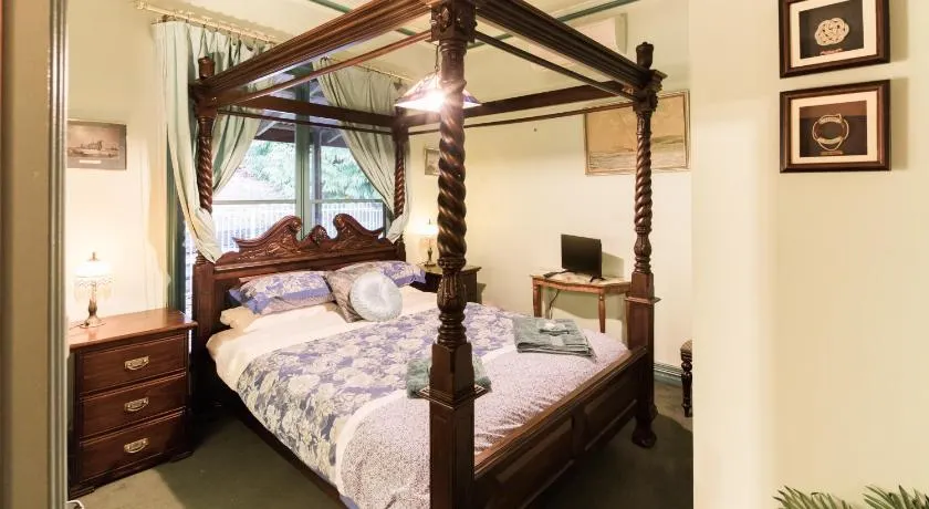 Rustic Refuge Guesthouse - Image 1